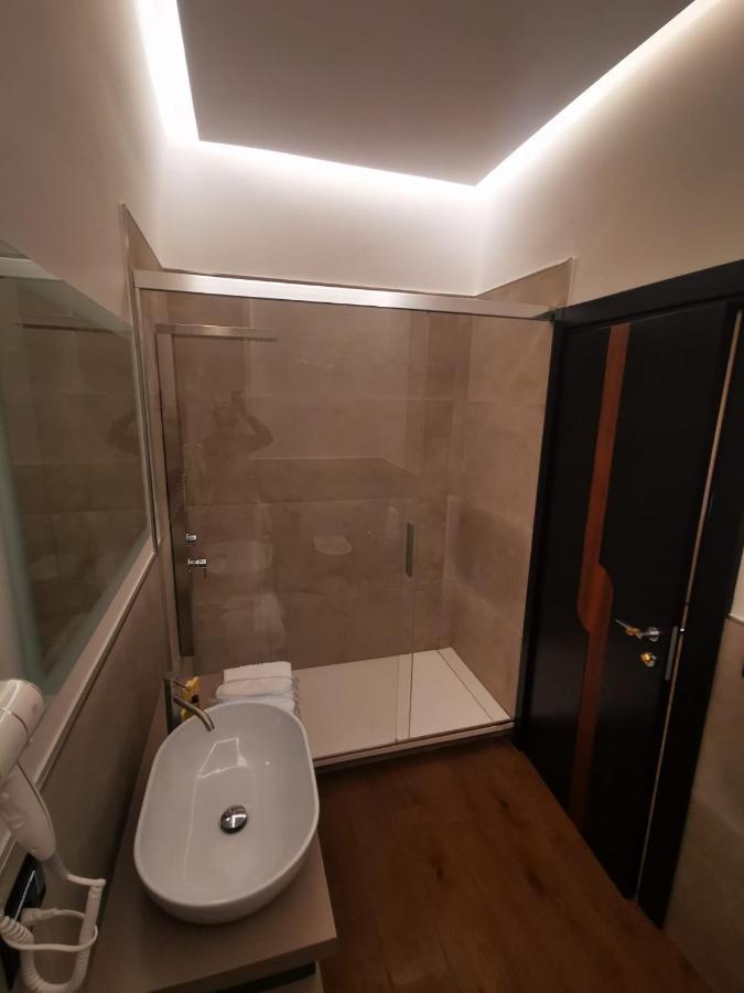 Olympus Capua Hotel Bagian luar foto